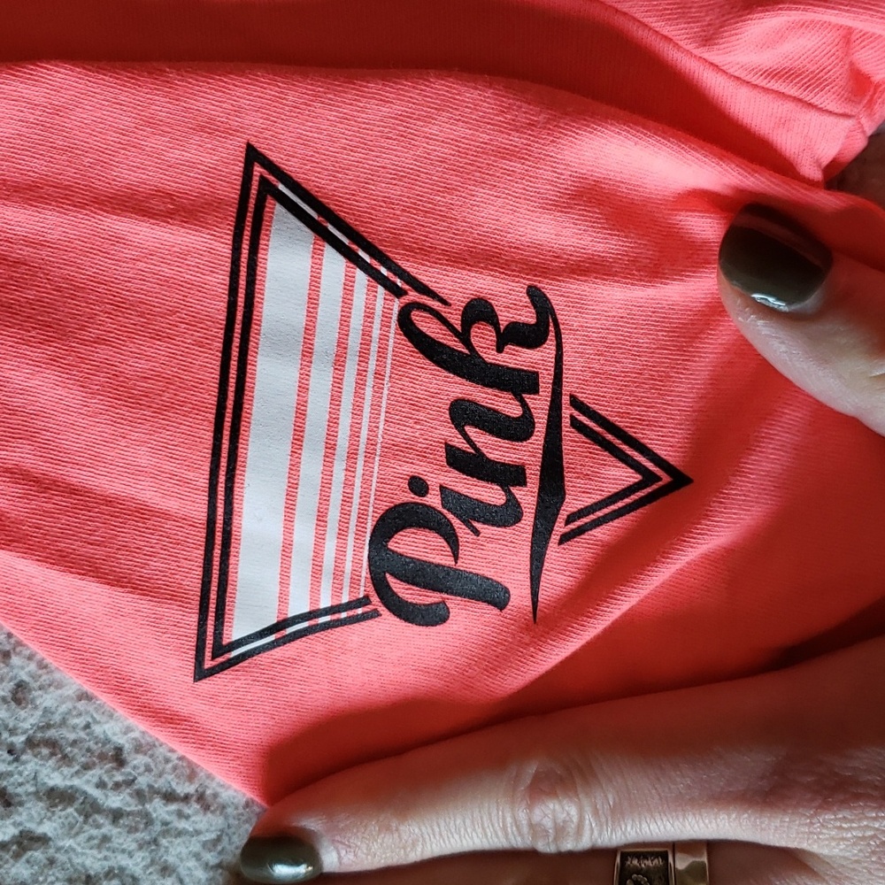 NWOT VS PINK Logo Collectable Cotton Long Sleeve Scooped Open Back Crew Shirt - Picture 4 of 8